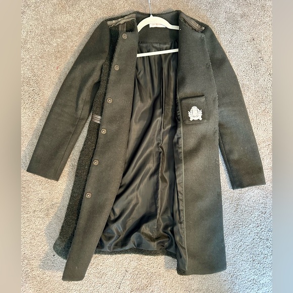 Tory Burch Green Cape with Minimalist Design - Picture 2 of 4